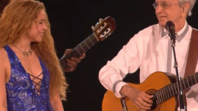 Shakira reúne Caetano Veloso, Maria Bethânia e Ivete Sangalo em show na orla de Copacabana