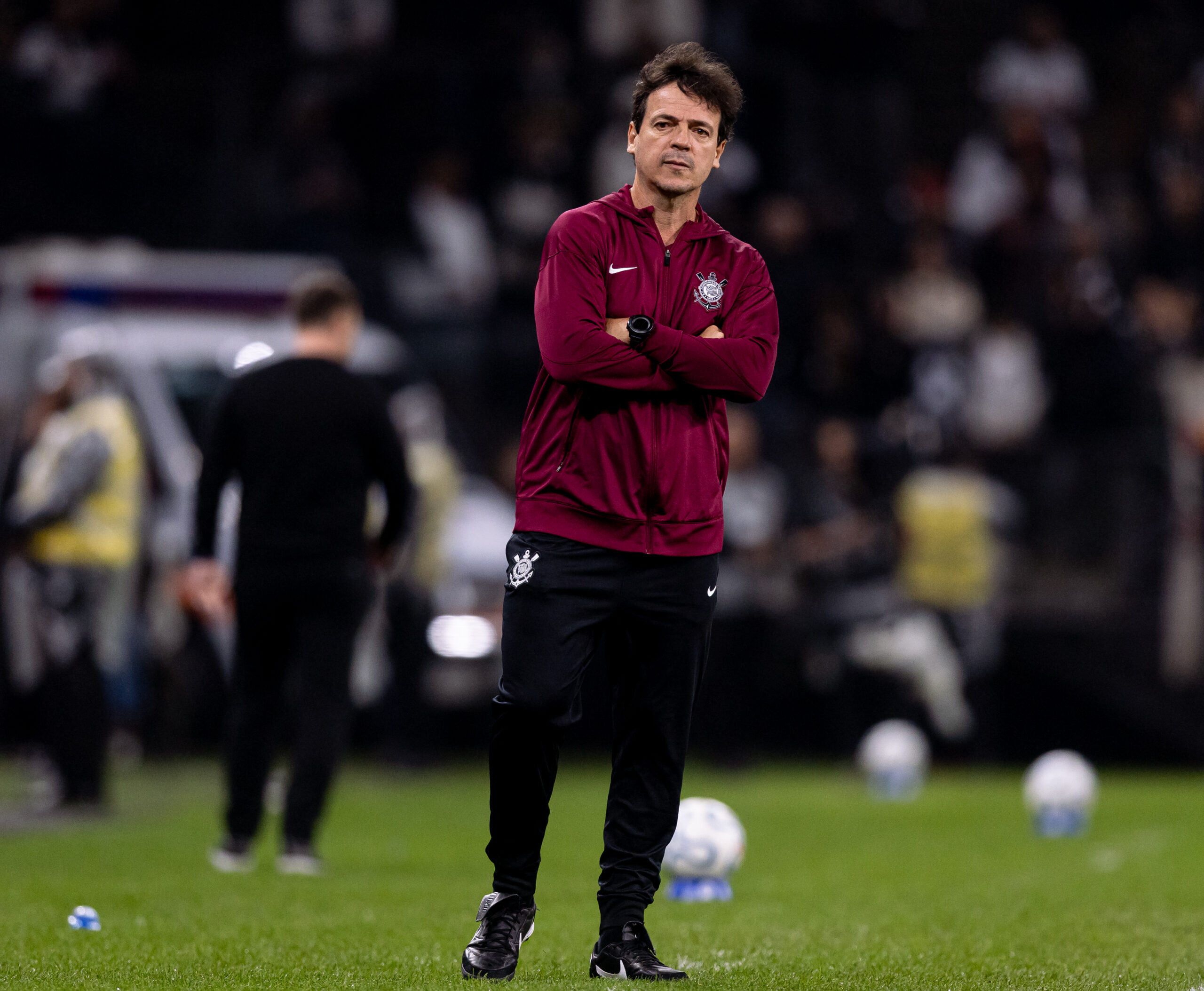 Entenda como diniz lamenta má atuação do corinthians e minimiza vaias a yuri alberto: “são naturais”