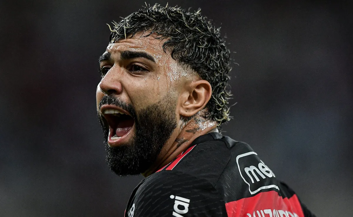 05/04/2026 — 21h30: Gabigol perde gol e provoca desentendimento com Cuca no Santos