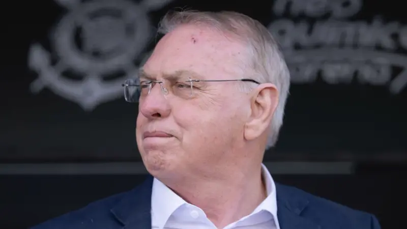 Corinthians atrasa pagamento de salários a jogadores e comissão técnica e revela crise financeira