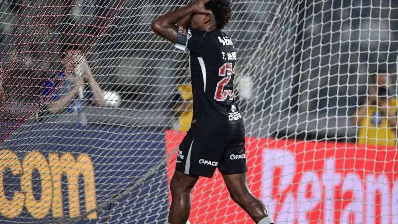 Vestiário do Vasco teve clima tenso e quase chegou a briga após derrota por 3 a 0