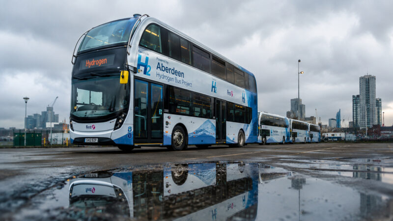 Aberdeen deixa frota de ônibus a hidrogênio parada por falta de combustível e enfrenta críticas