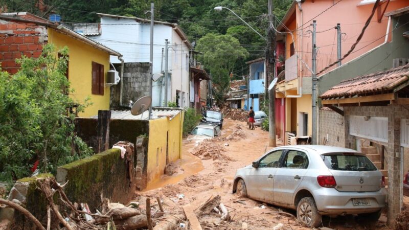Saiba mais sobre mais de 1.000 cidades brasileiras já estão em risco alto ou muito alto de deslizamentos, e projeções indicam que um terço do país pode entrar na zona de perigo até 2030