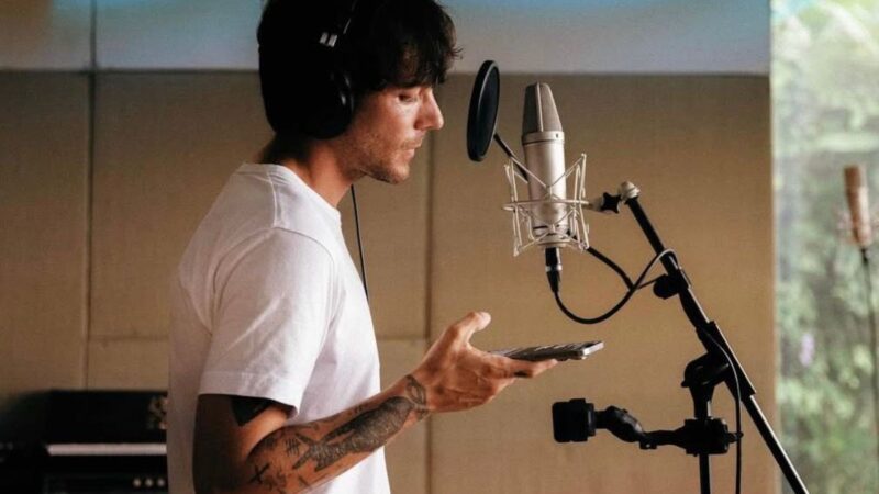 Louis Tomlinson confirma show em São Paulo em 06/04/2027 e diz que pensa em convidar artista brasileira, mas evita Anitta