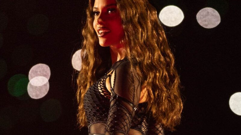 Anitta preferiu ir ao cinema no Rio em vez de comparecer ao Met Gala 2026