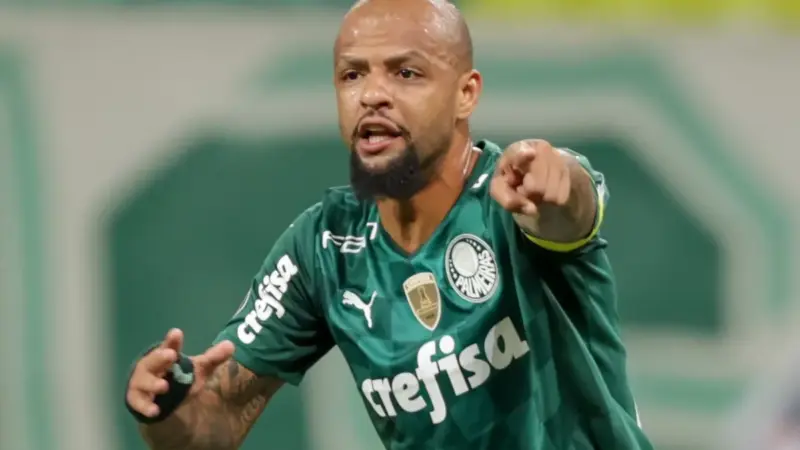 Felipe Melo critica rigidez tática do Palmeiras e aponta vantagem do Flamengo em movimentação