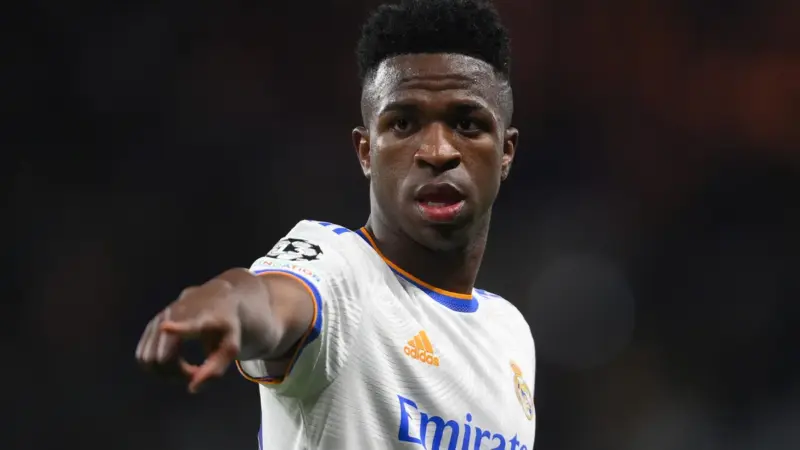 Parte do elenco do Real Madrid acusa Vinícius Júnior de vazamento de informações internas