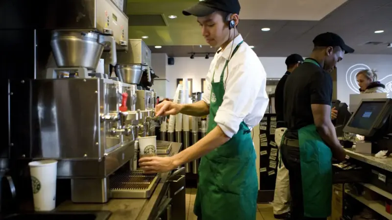De barista aos 17 em Leicester a executivo que define sabores da Starbucks na EMEA