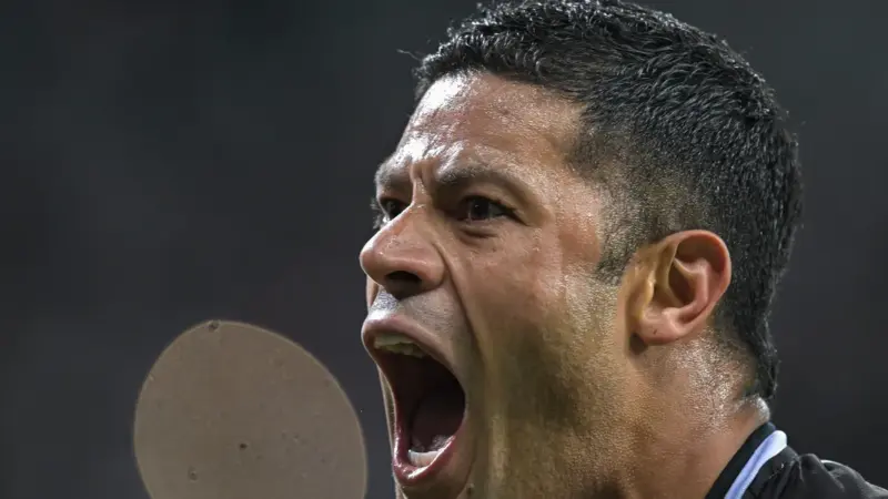 Hulk ajuda a apagar incêndio na casa de Alan Franco em Lagoa Santa antes de deixar Atlético-MG
