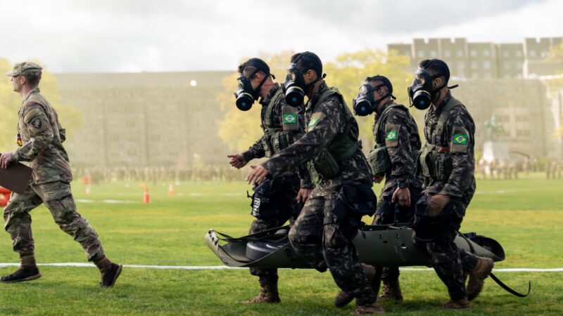 Cadetes brasileiros enfrentam provas extremas em competição militar em West Point