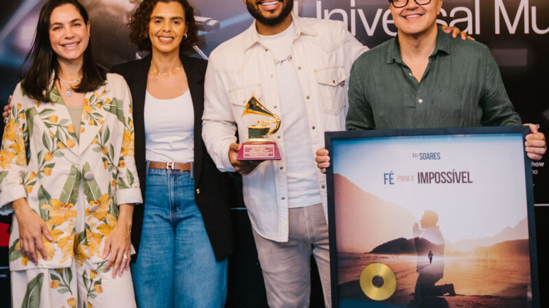 Eli Soares renova contrato com Universal e prepara audiovisual com 10 faixas inéditas gravado em Minas
