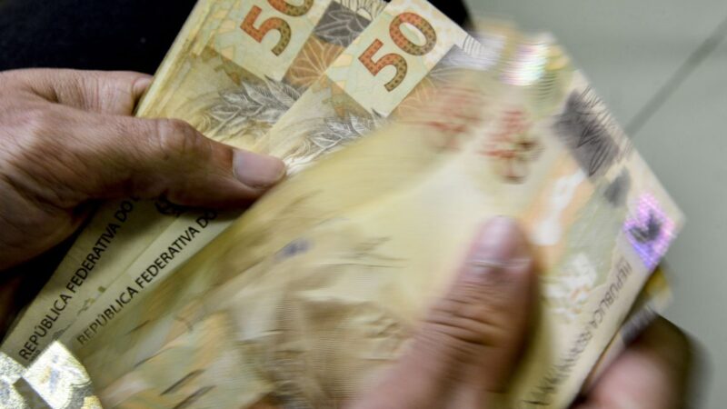 INPC fecha abril em 0,81% e acumula 4,11% em 12 meses