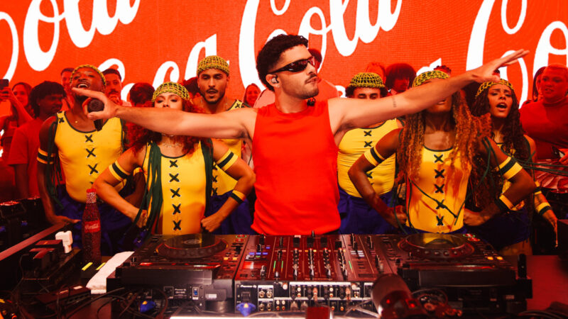 Coca-Cola e Pedro Sampaio detalham construção do remix latino de “JUMP” para a Copa de 2026