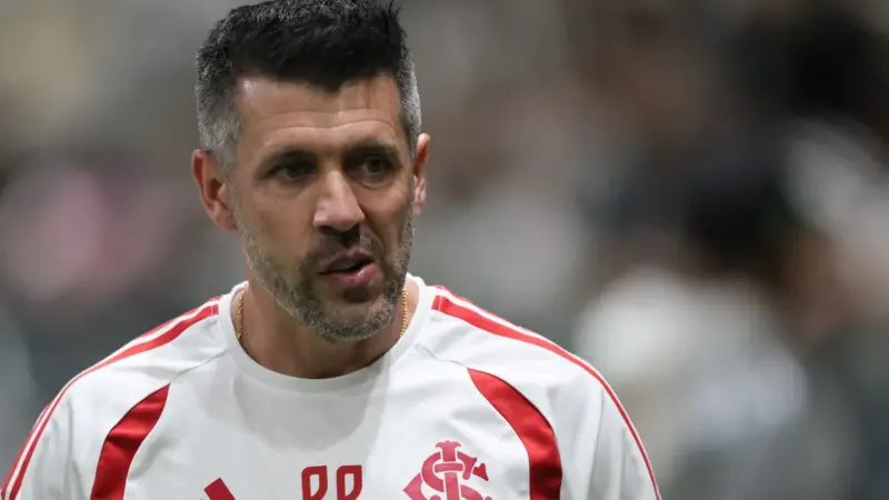 Pezzolano confirma retorno de titulares do Internacional contra o Coritiba pelo Brasileirão