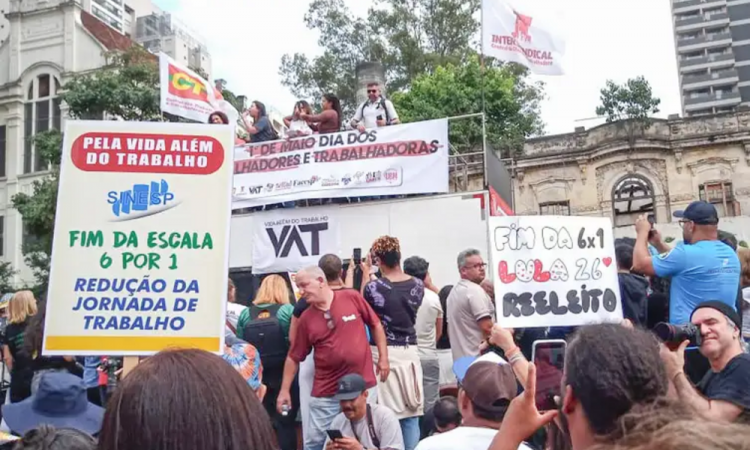 Manifestantes em São Paulo pedem fim da escala 6×1 e medidas contra o feminicídio