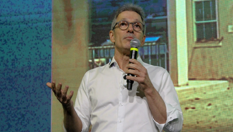 Zema afirma que, se eleito presidente, pretende privatizar todas as estatais sob controle da União