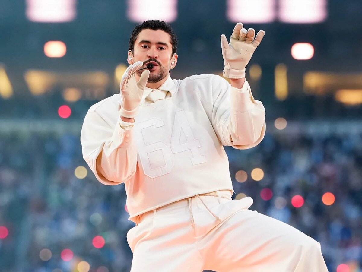 Shakira no Rio, Bad Bunny no Super Bowl e Karol G no Coachella marcam ascensão da música latina