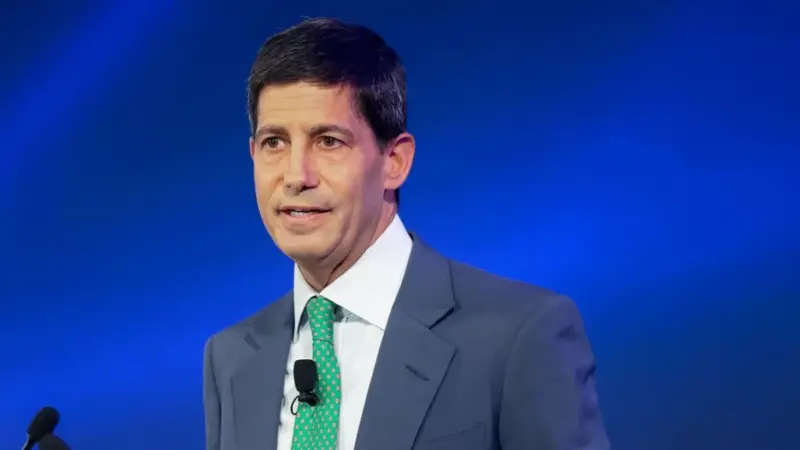 Kevin Warsh, aliado de Trump, assume o Fed com patrimônio estimado entre US$ 170 mi e US$ 226 mi