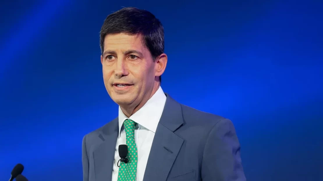 Kevin Warsh, aliado de Trump, assume o Fed com patrimônio estimado entre US$ 170 mi e US$ 226 mi