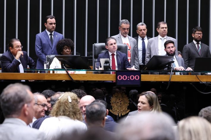 Conheça câmara aprova fim da escala 6×1 e muda jornada de trabalho no brasil. entenda!