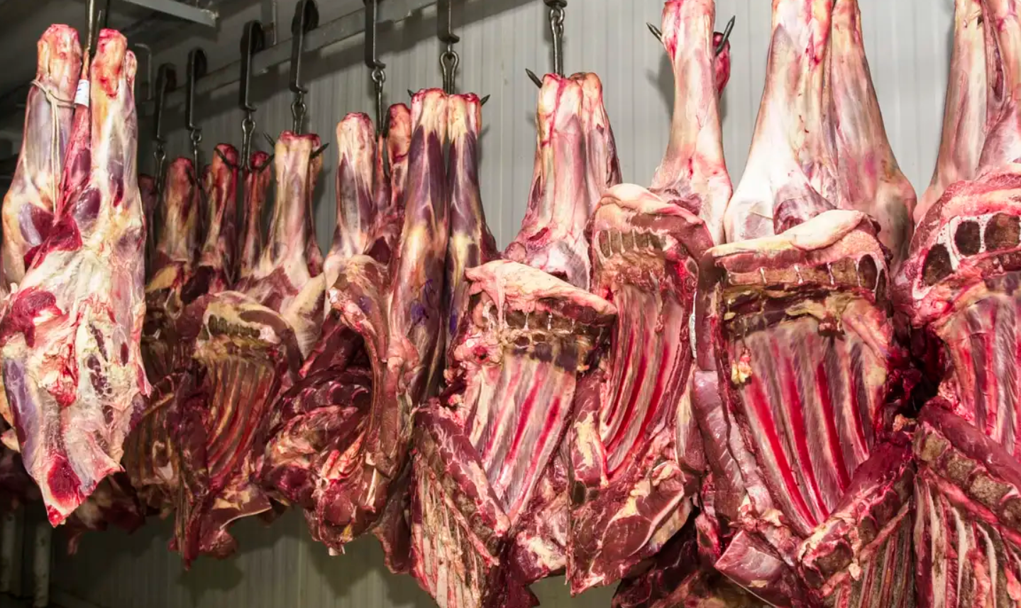 China suspende compras de três frigoríficos brasileiros após identificar falhas sanitárias
