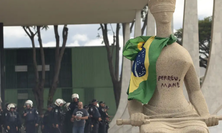 08/01/2023: Defesa de Débora do Batom pede ao STF redução de pena após derrubada de veto à dosimetria