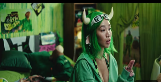 Feid apresenta videoclipe de “Que Vuelta Vox”
