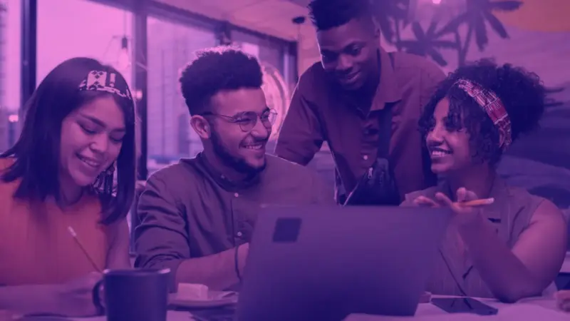 Jovens da geração Z relatam mais satisfação ao tocar pequenos negócios, aponta pesquisa