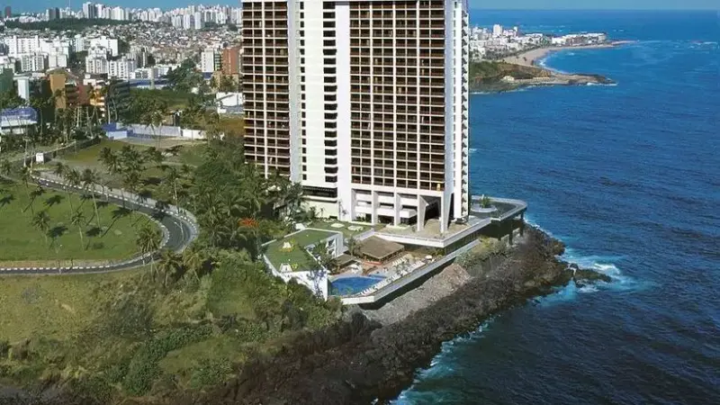 Moura Dubeux compra antigo Pestana Bahia e anuncia retrofit e novo residencial à beira-mar em Salvador