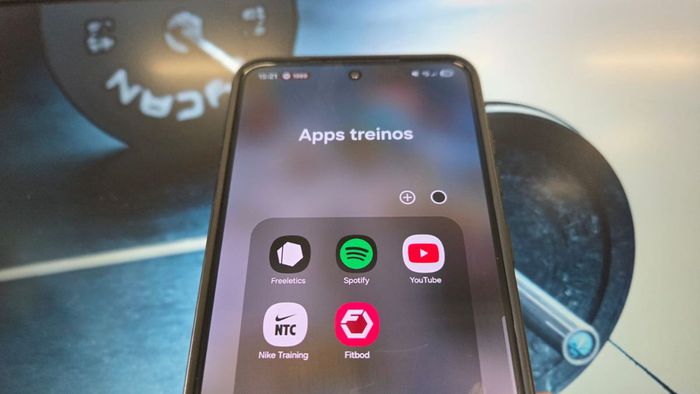 Quais plataformas são melhores para treinar em 2026: Spotify, Peloton, YouTube e apps especializados
