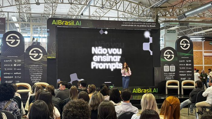Como criar prompts que preservam identidade e essência, segundo Luisa Ramirez no Gramado Summit