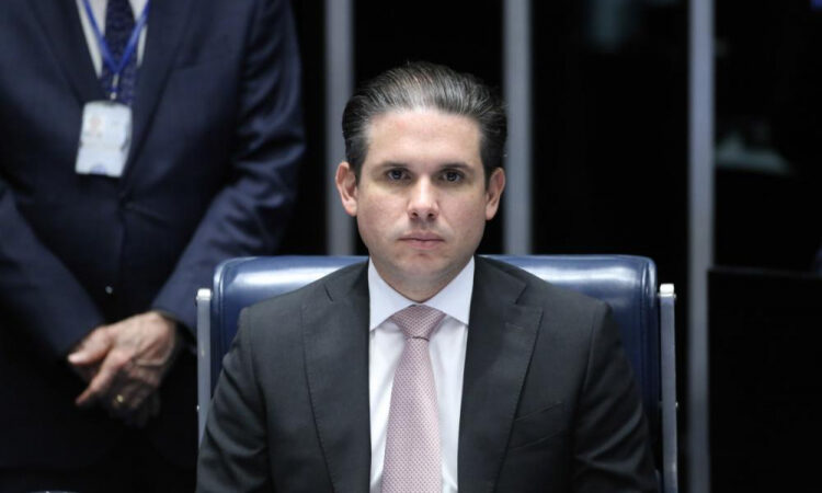 Motta convoca sessões para acelerar análise da PEC da escala 6×1 e prevê votação ainda em maio