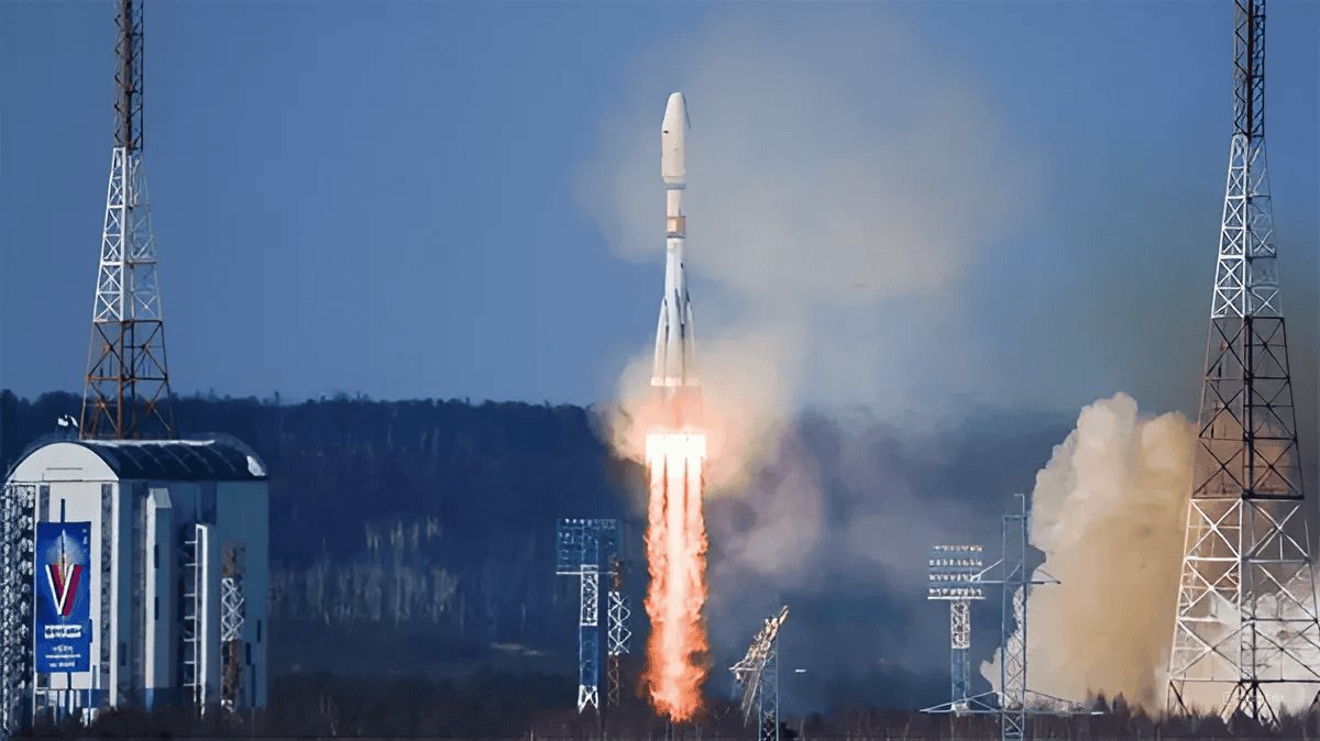 Satélites russos realizam manobra precisa e chegam a 3 metros de distância no espaço