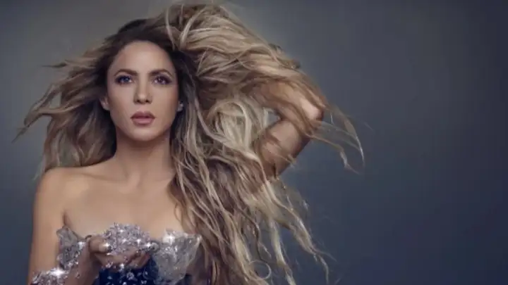 Show de Shakira em Copacabana começa com mais de uma hora de atraso após mal-estar familiar
