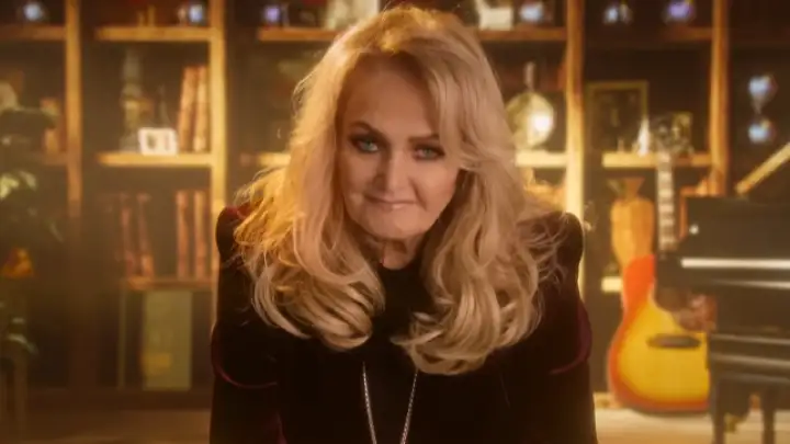 Bonnie Tyler sofre parada cardiorrespiratória, é reanimada e está em estado gravíssimo