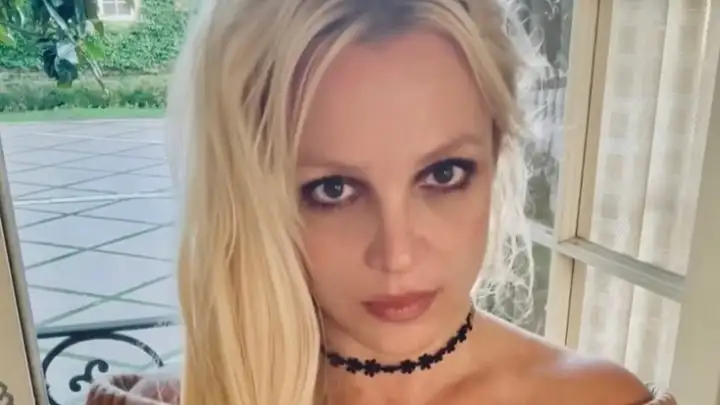 Assessoria de Britney Spears nega relatos de comportamento “errático” em restaurante