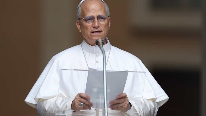 Papa Leão XIV publica primeira encíclica pedindo controle da inteligência artificial