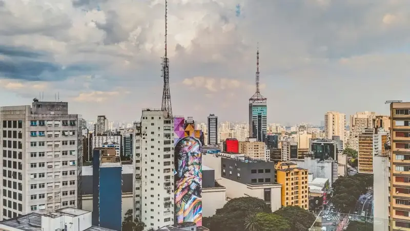 Aluguel acelera em abril, supera inflação e pressiona orçamento das famílias