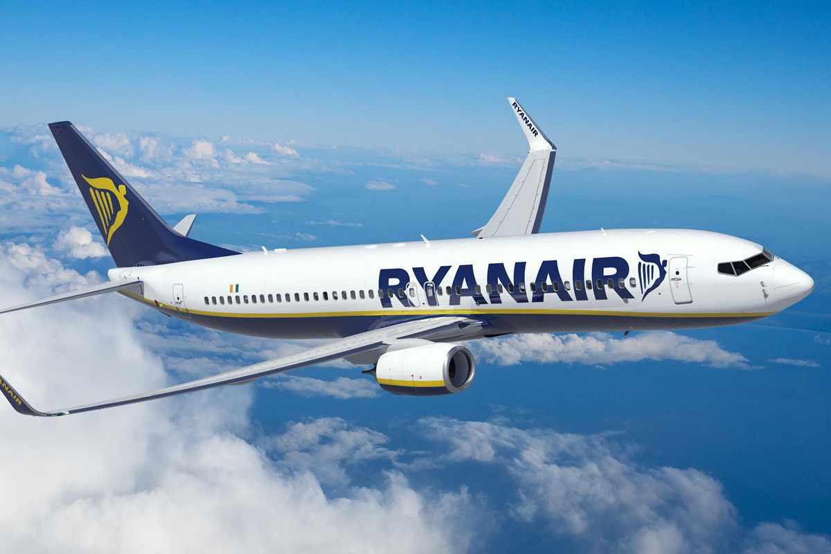 Ryanair fecha ano fiscal com lucro recorde de €2,26 bilhões impulsionado por alta de tarifas e mais passageiros