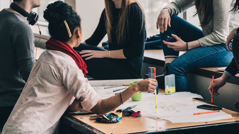 Saiba mais sobre como os universitários investiriam r$ 1 milhão?