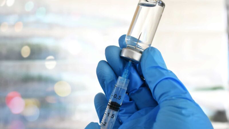 Vacina contra Ebola desenvolvida em Oxford pode entrar em testes clínicos em dois a três meses