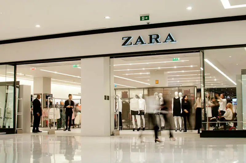 Zara supera Nike e alcança liderança histórica como marca de moda mais valiosa