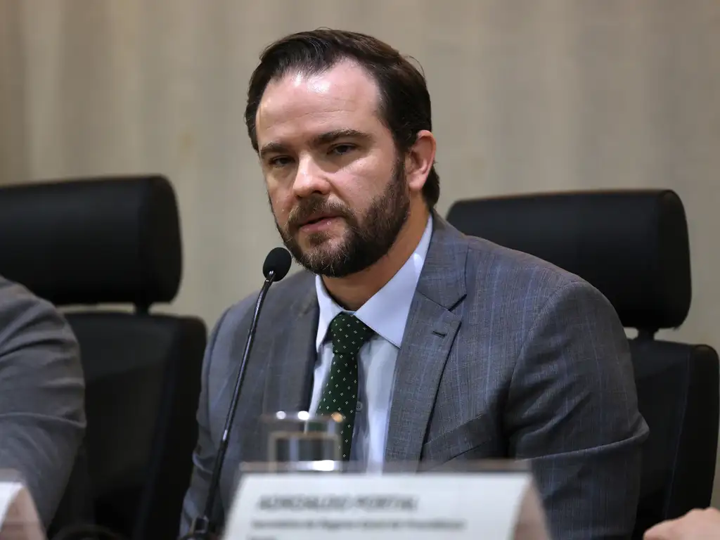 Novo Desenrola beneficia mais de 6 milhões nos primeiros dias, diz ministro Dario Durigan