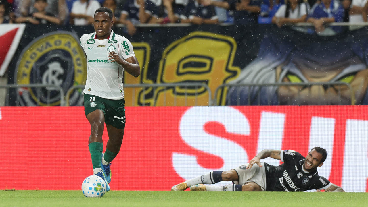 Palmeiras tem acerto nas duas principais contratações do início de 2026, que já são titulares