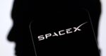 SpaceX estreia na Nasdaq em oferta que testa valor das apostas em IA, satélites e foguetes