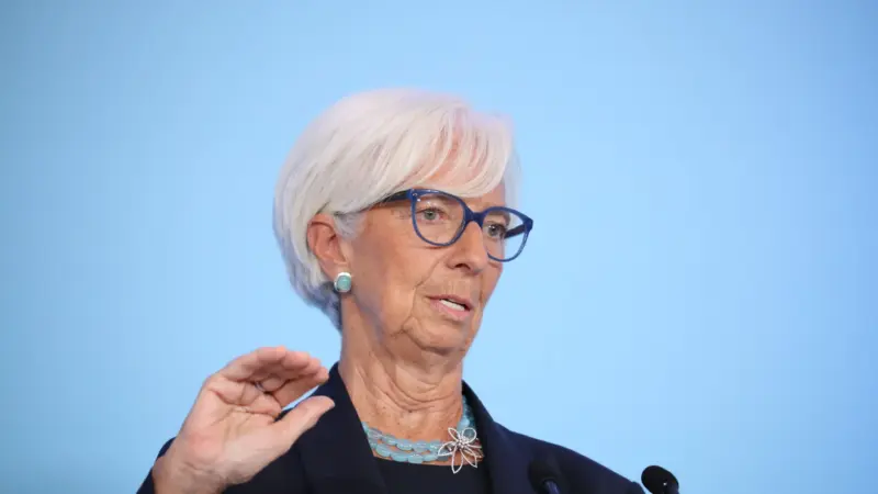 Lagarde diz que choque inflacionário é significativo, mas não vê sinais de efeitos de segunda ordem