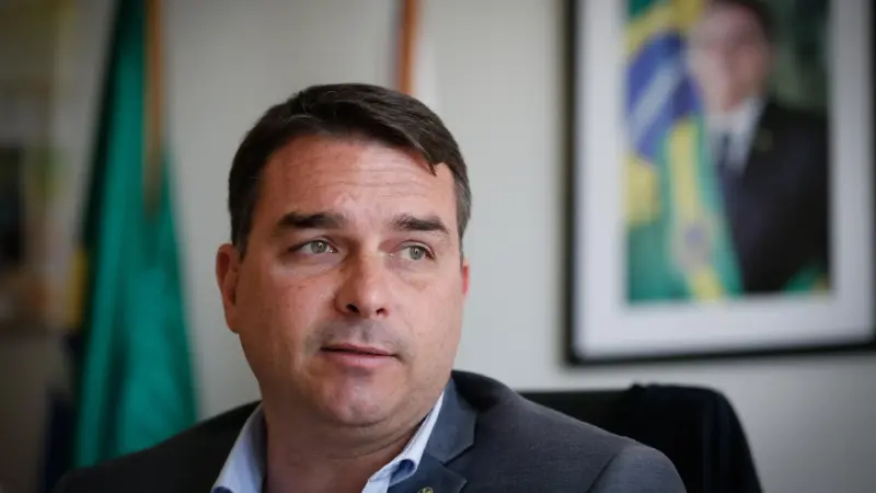Flávio Bolsonaro não registrou voto em 43% das votações nominais do Senado em 2026