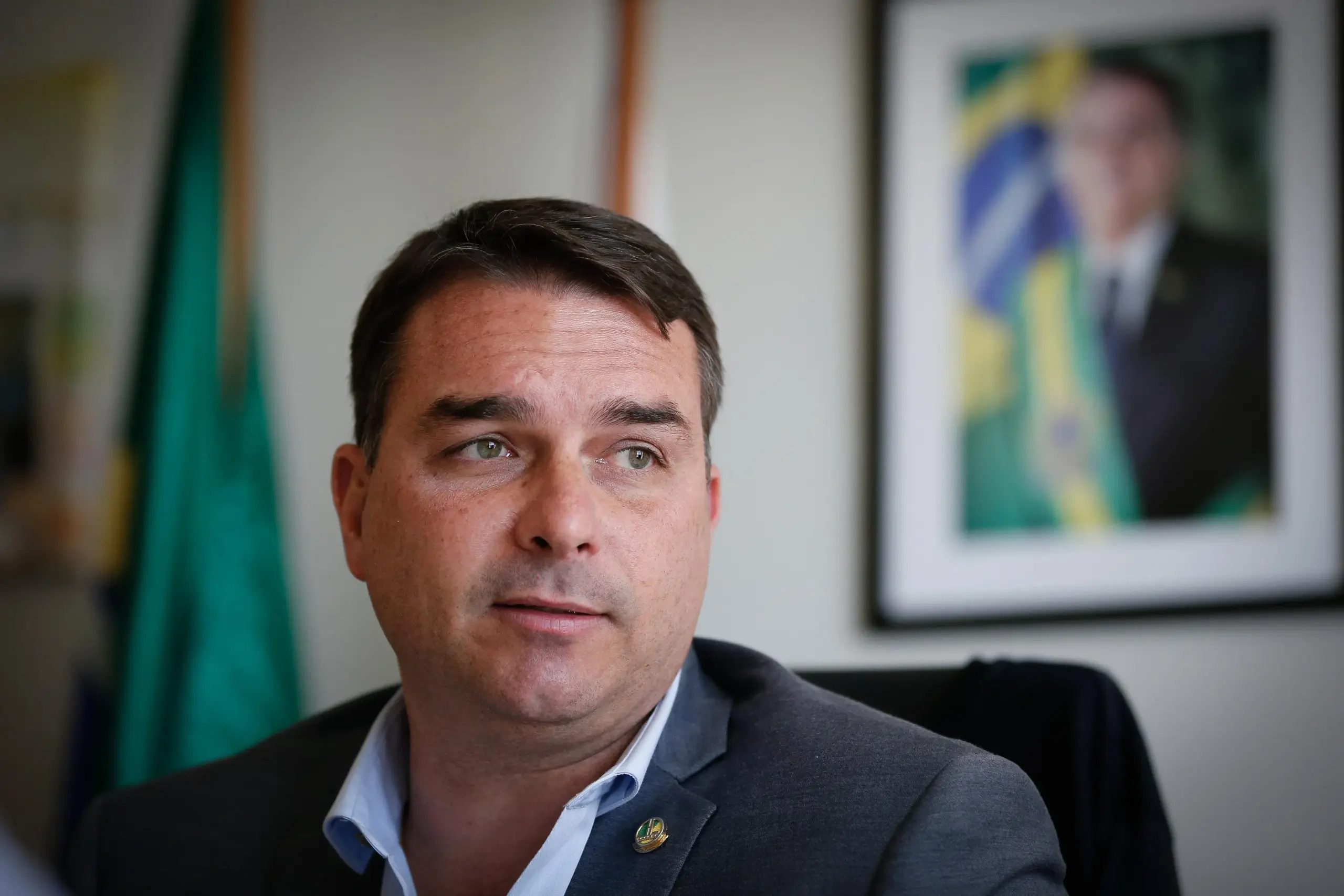 Flávio Bolsonaro não registrou voto em 43% das votações nominais do Senado em 2026