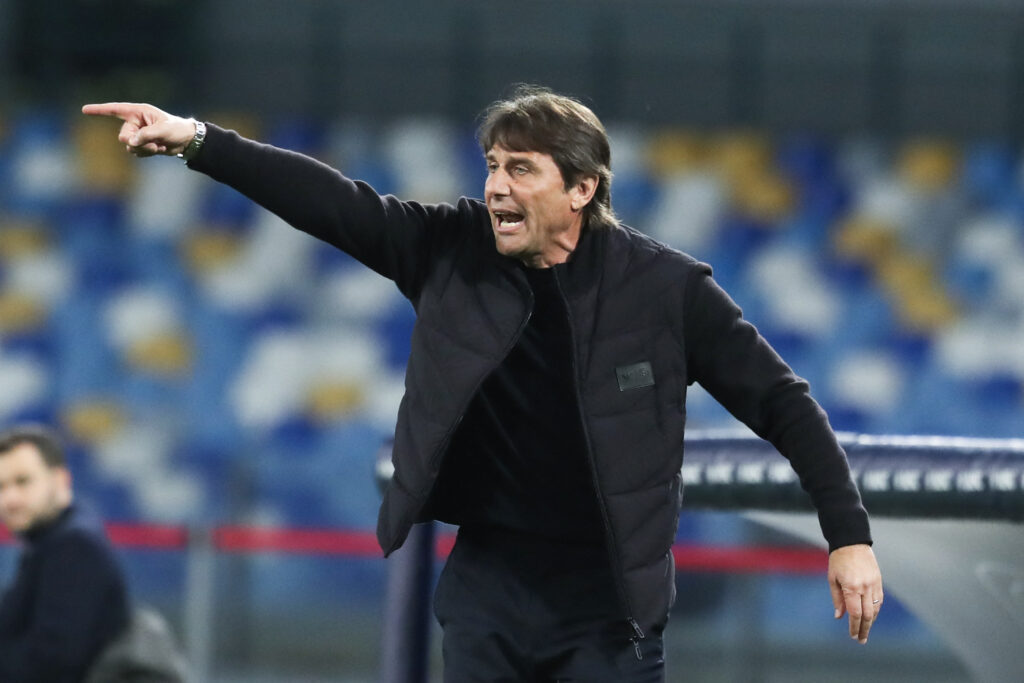 Veja como napoli anuncia saída do técnico antonio conte após duas temporadas