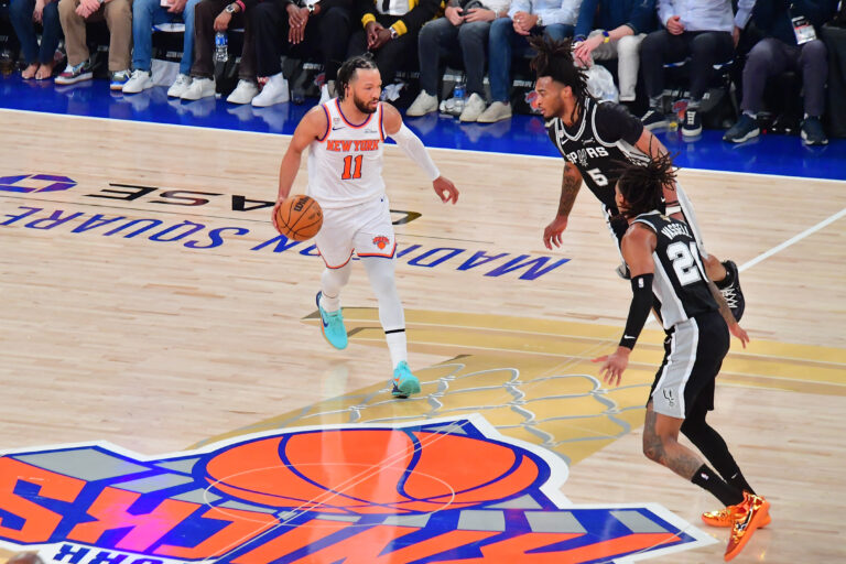 Galeria de fotos do jogo 3 das finais da NBA entre Knicks e Spurs